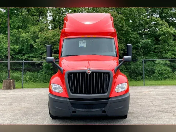 2022 INT LT625 6x4