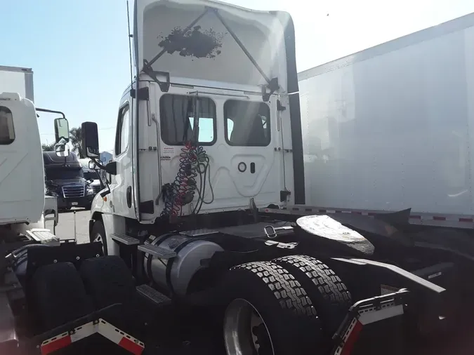 2018 FREIGHTLINER/MERCEDES CASCADIA 125