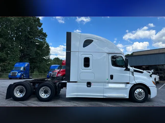 2019 Freightliner Cascadia 126