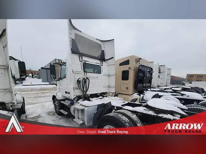 2018 VOLVO VNL300