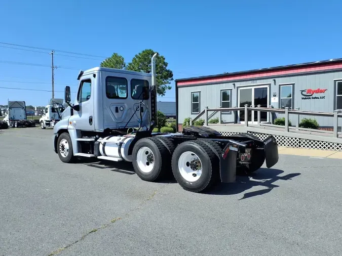 2018 FREIGHTLINER/MERCEDES CASCADIA 125af6416d079509c96de0e5620a2f4ec9e