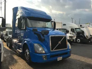 2017 VOLVO VNL64670