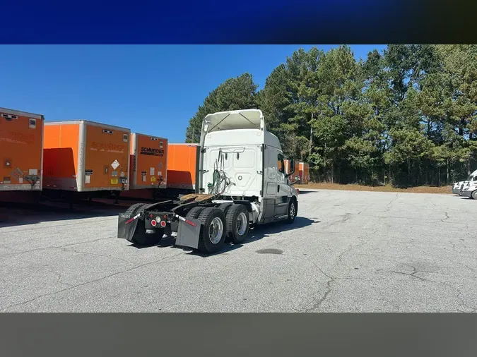 2020 Freightliner Cascadia 126
