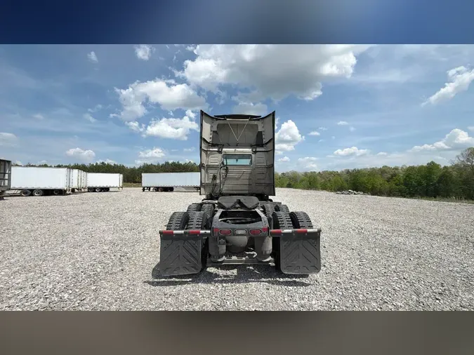 2020 Volvo VNL300