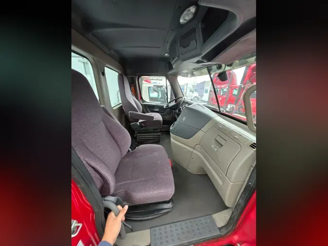 2019 FREIGHTLINER/MERCEDES CASCADIA 125