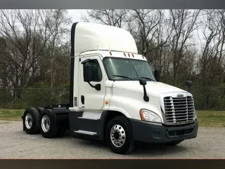 2017 Freightliner Corp. CASCADIA