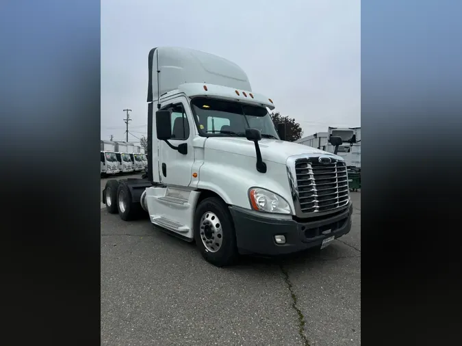 2019 FREIGHTLINER/MERCEDES CASCADIA 125