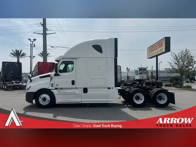 2020 FREIGHTLINER CA126