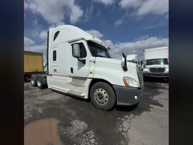 2018 FREIGHTLINER/MERCEDES CASCADIA 125