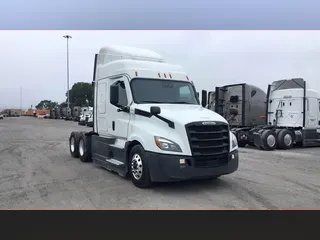 2021 Freightliner Cascadia 126