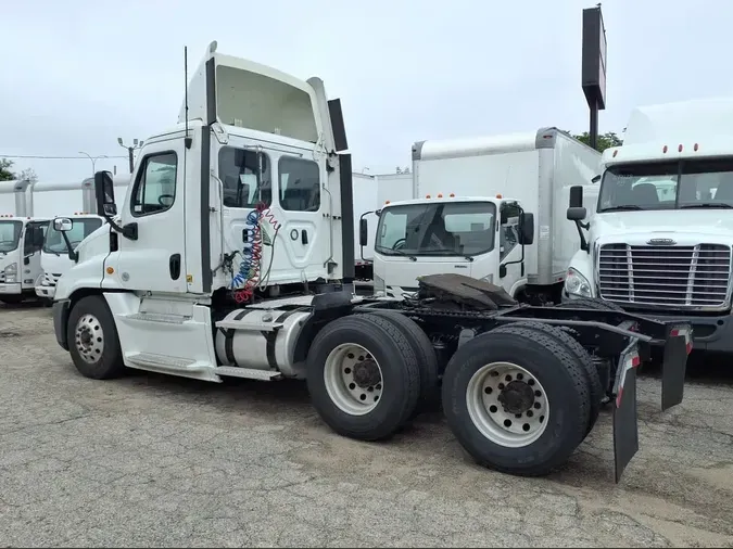 2020 FREIGHTLINER CASCADIA 125