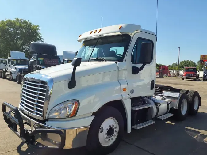2019 FREIGHTLINER/MERCEDES CASCADIA 125af8e255298a5ed2290ccfb19e81bd9a4