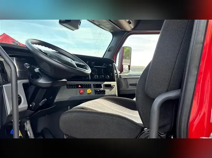 2022 FREIGHTLINER CA126