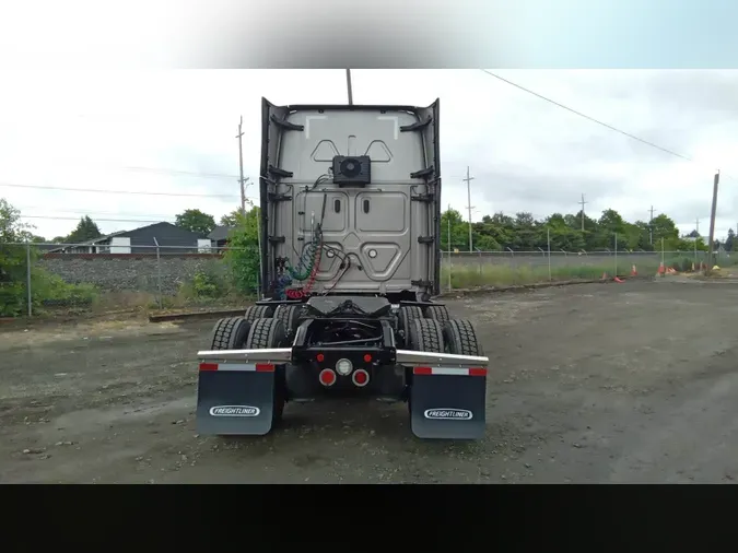 2023 Freightliner Cascadia 126