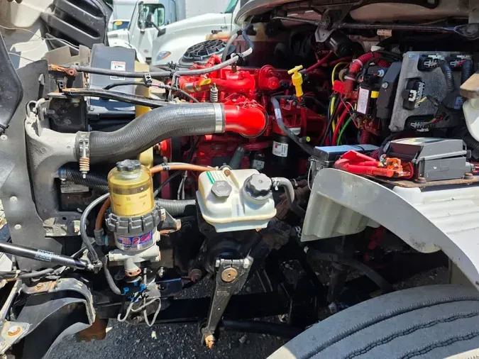2018 FREIGHTLINER M2 106