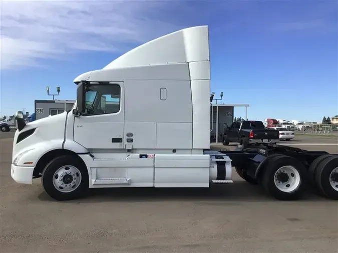 2019 VOLVO VNL640