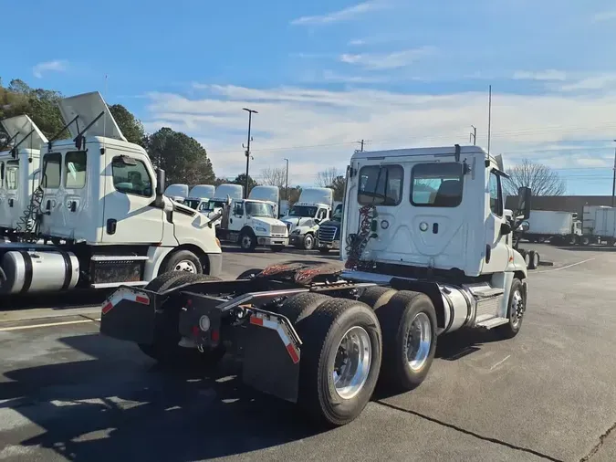 2019 FREIGHTLINER/MERCEDES CASCADIA 125afa1fdc9500b2430b06b87d73016192f