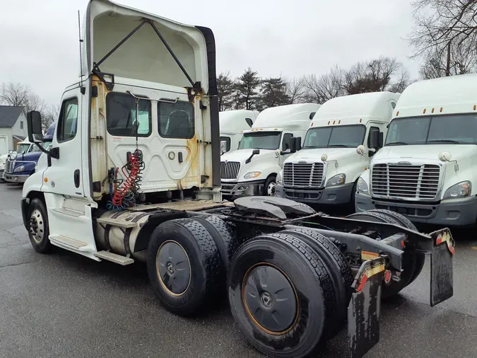 2019 FREIGHTLINER/MERCEDES CASCADIA 125