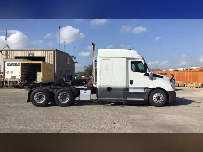 2020 Freightliner Cascadia