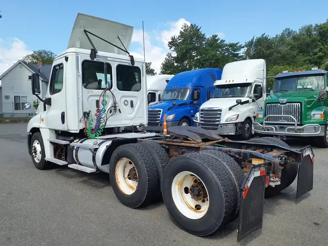 2019 FREIGHTLINER CASCADIA 125