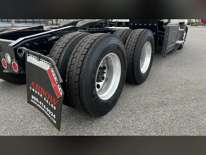 2021 FREIGHTLINER CA116