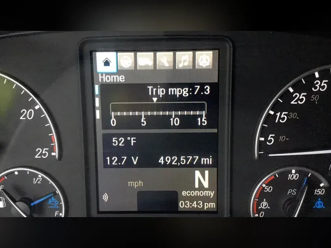 2021 Freightliner Cascadia 126