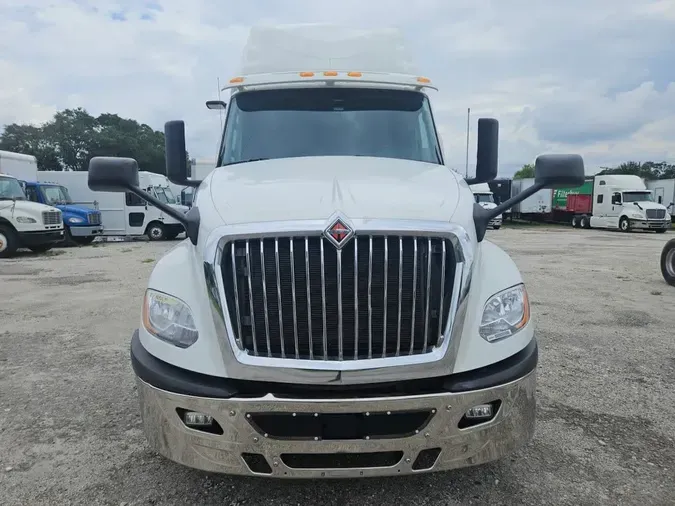 2019 NAVISTAR INTERNATIONAL LT625 SLPR CAB