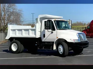 2018 International 4300 SBA 4X2