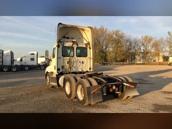 2020 Freightliner Cascadia 126afae9c2682cdea46fa946598c5264f56
