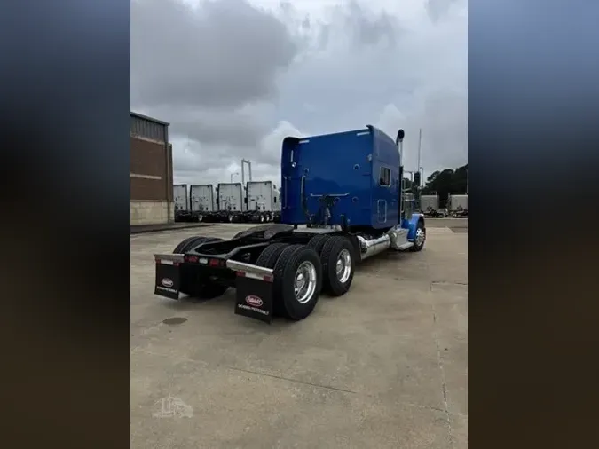 2019 PETERBILT 389