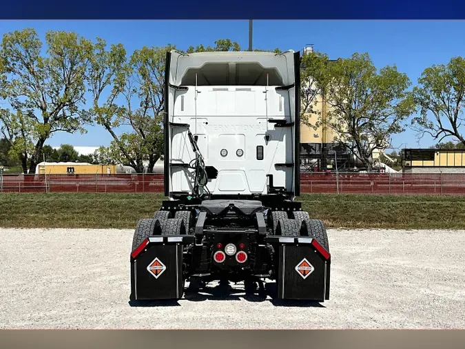 2022 INT LT625 6x4