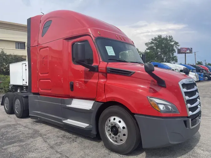 2021 Freightliner Cascadia