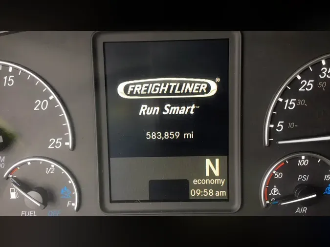 2020 Freightliner Cascadia 126