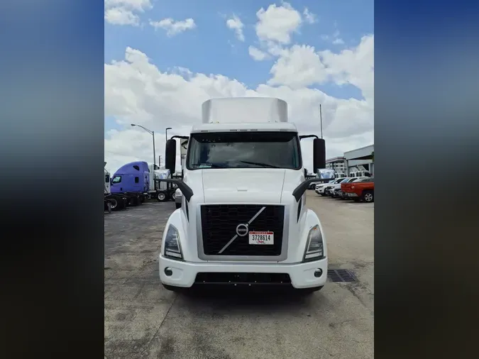 2020 VOLVO VNR64T-640