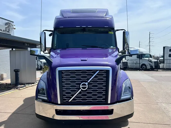 2025 VOLVO VNL64T860