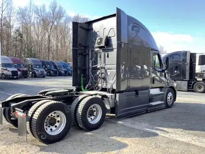 2023 Freightliner Cascadia