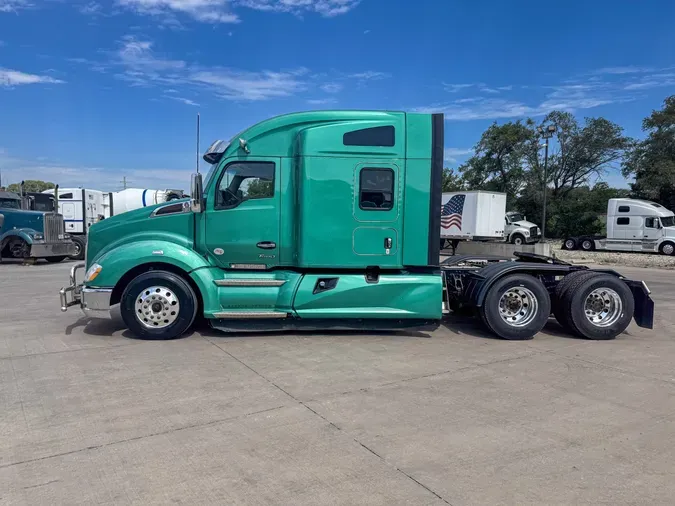 2022 KENWORTH T680