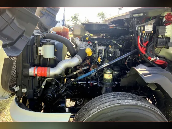 2023 INT LT625 6x4