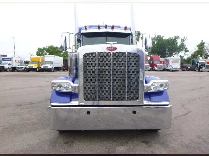 2022 Peterbilt 389