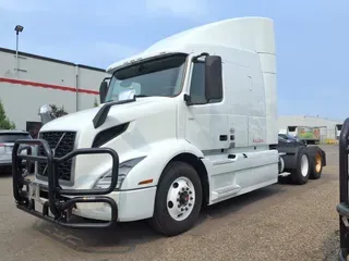 2020 VOLVO VNR64T-640