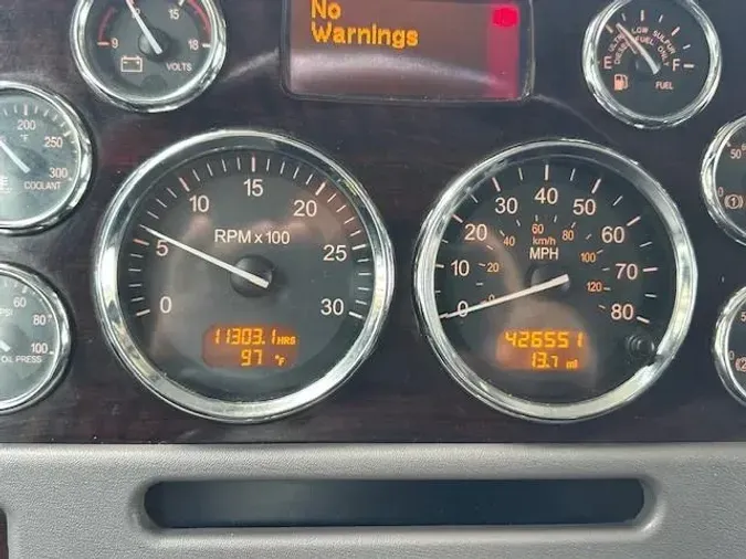 2022 Peterbilt 389