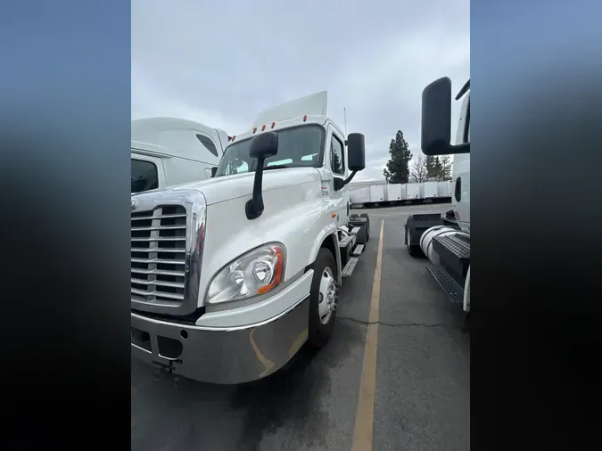 2018 FREIGHTLINER/MERCEDES CASCADIA 125