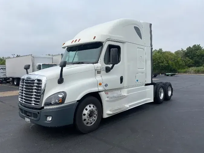 2016 FREIGHTLINER X12564ST