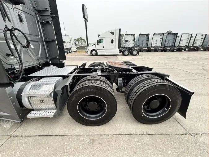 2024 Freightliner Cascadia 126