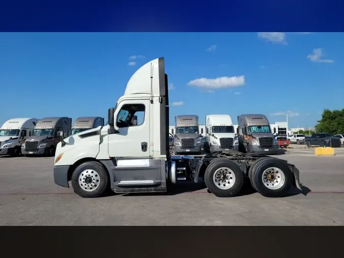2019 Freightliner Cascadia 126afd995e3272c2f76ba192d25e373f6f7