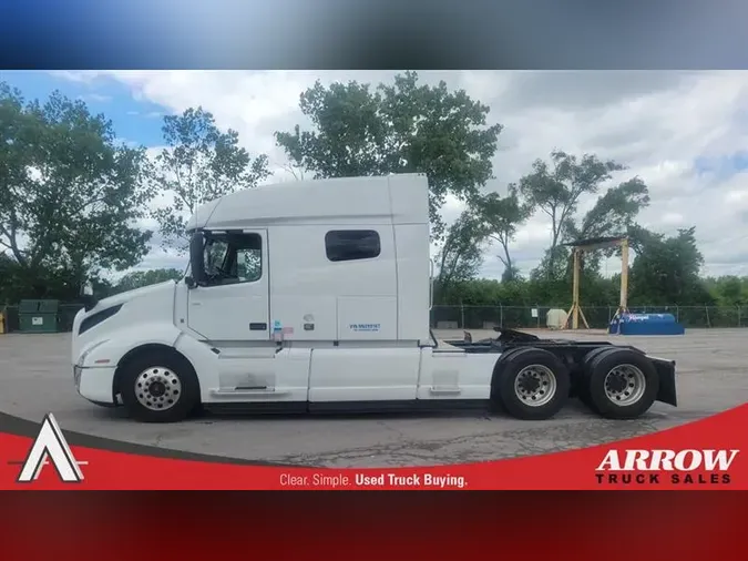 2022 VOLVO VNL740