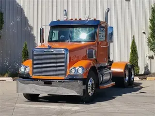 2015 FREIGHTLINER CORONADO 132