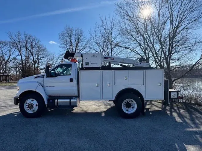 2025 Ford F-750SD