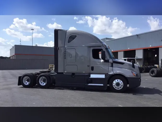 2025 Freightliner Cascadia 126
