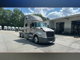 2022 International LT